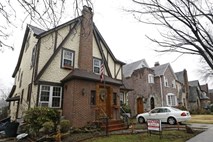 Hišo, v kateri je bil spočet Trump, oddajal prek Airbnb, oglas pa nato umaknil