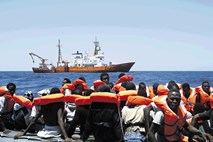Sredozemska migracijska pot: Strategija za upad migrantov? Pritisk na reševalne ladje