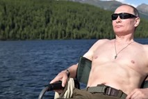  Rusi sledijo predsednikovemu zgledu in objavljajo fotografije zgoraj brez