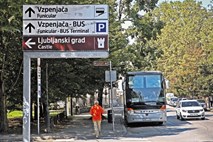 Parkirišča za turistične avtobuse preobremenjena, za turisti pa ostane razdejanje