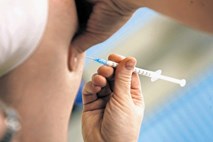 Nosečnicam priporočajo  cepljenje proti oslovskemu kašlju