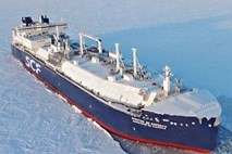 Ruski tanker Arktični ocean prepotoval  brez pomoči spremljevalnih ledolomilcev