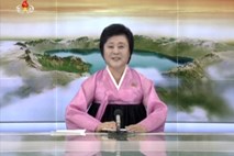 Gospa v rožnatem: že 40 let obraz in glas severnokorejske dinastije