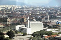 Komisija za poimenovanja vztraja pri imenu Džamijska ulica, geodetska uprava pa ne podpira še tretjega poimenovanja  po Plečniku
