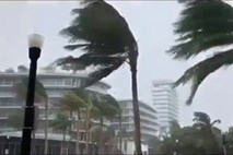 Irma oslabela v orkan tretje stopnje, a ostaja nevarna 