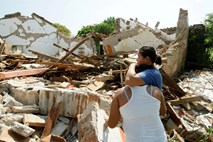 Število žrtev po potresu v Mehiki preseglo 90 
