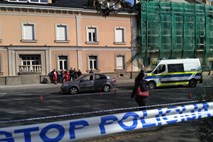Umor v središču Maribora: iskal soprogo, umoril znanca