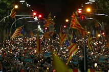 V Barceloni znova množica proti aretaciji katalonskih voditeljev 