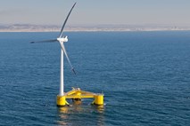 Prva plavajoča vetrnica na svetu že proizvaja energijo