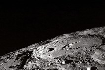 Na površju Lune odkrili jamo, v kateri bi lahko postavili raziskovalno bazo