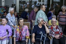 Več tisoč upokojencev v BiH protestira za višje pokojnine