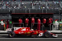 Vettel najhitrejši v kvalifikacijah