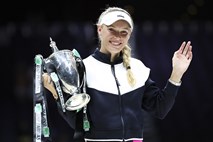 Caroline Wozniacki premagala Venus Williams in prvič osvojila sklepni masters