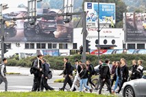 Oglaševanje na kopališču Ilirija: vse poti  vodijo k Jankoviću