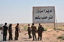 Iraške sile vstopile v zadnjo trdnjavo IS v Iraku, sirska vojska zavzela mesto Deir Ezor 
