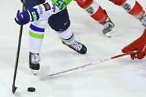 Latvija v Cergyju s 4:1 premagala slovensko hokejsko reprezentanco