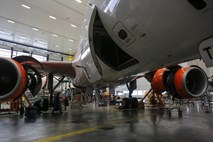 Zaposleni v Adria Airways Tehnika direktorja pozivajo k odstopu
