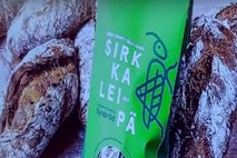 Finska pekarna svojo ponudbo obogatila s kruhom iz čričkov