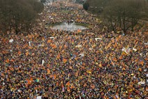 V Bruslju na shodu v podporo neodvisni Kataloniji 45.000 ljudi