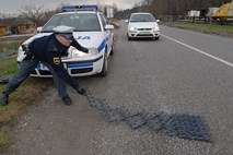Policisti voznika na štajerski avtocesti prisilno ustavili s stingerjem 