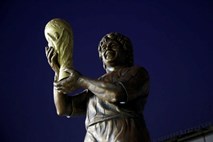 Je svoj kip dobil Maradona ali Susan Boyle?
