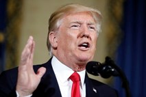   USA Today: Predsednik, ki se izraža tako kot Trump, ni vreden, da bi čistil stranišča
