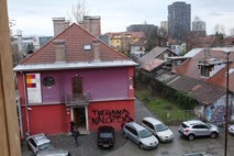 Hostel Celica: Napovedujeta se dražba in protest