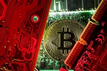 Bitcoin v azijskem trgovanju izgubil 15 odstotkov po hekerskem napadu 