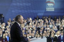 »Nestrankarski kandidat« Putin dobil podporo stranke in jo označil za veliko združevalno silo v državi 