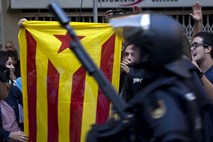 Španija umika policijske okrepitve iz Katalonije 