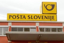 Rop pošte: roparji mimo kontrole s kombijem, na katerega naj bi nalepili znake Pošte Slovenije 