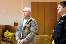 Softić priznal, tožilec zahteva 27 let