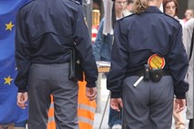 Vlada določila pogoje za popolnjevanje pomožne policije z upokojenimi policisti
