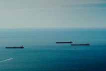 Pred vzhodno obalo Kitajske trčila tanker in tovorna ladja