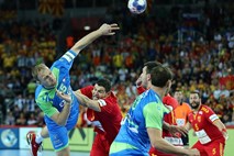 Slovenci evropsko prvenstvo začeli s porazom
