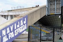 Nogometni klub pomaga pospešiti prenovo stadiona