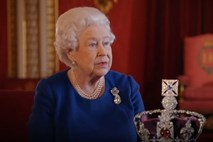 Kraljica Elizabeta II.: Zaradi teže krone si lahko zlomiš vrat 
