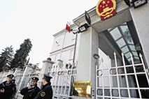 Kitajska pritiska na Slovenijo, pravosodno ministrstvo pa hladno kot špricar