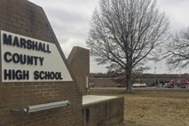 Strelski napad na srednji šoli v Kentuckyju zahteval smrtno žrtev