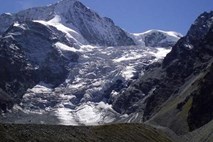 V avstrijskih Alpah po devetih dneh rešili planinca