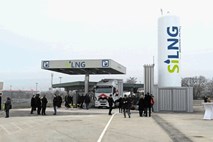 Tovornjakarji dobili prvo polnilnico za utekočinjeni zemeljski plin v Sloveniji