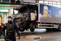 Tožilstvo zaradi terorističnega napada v Stockholmu zahteva dosmrtni zapor