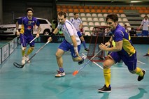 Slovenska floorball reprezentanca prvič proti osemkratnim svetovnim prvakom Švedom