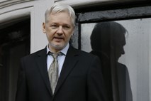 Britanski zaporni nalog za ustanovitelja Wikileaksa ostaja v veljavi