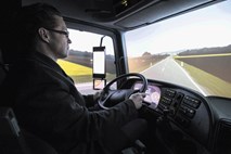 Simulator varne vožnje: Intervencijska vožnja mora biti umirjena in natančna