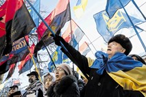 Poljska s še enim spornim zakonom: kaznuje se zanikanje zgodovinskih zločinov ukrajinskih nacionalistov nad Poljaki