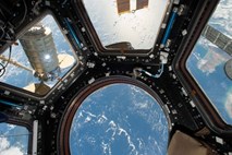 Na Zemljo so se uspešno vrnili dva astronavta in kozmonavt