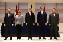 Predsedniki  BiH, Srbije in Hrvaške za skupno mizo o mejah in gospodarstvu, a rešitve niso v njihovih rokah