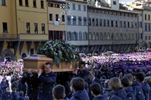V Firencah se je od Astorija  poslovilo več tisoč ljudi