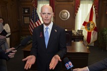 Floridski guverner podpisal zakon o orožju, NRA vložila tožbo 